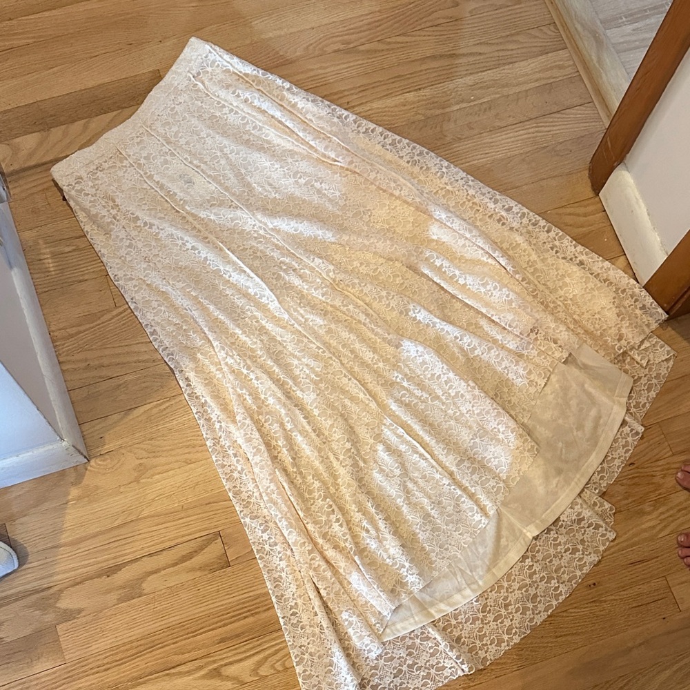 Elegant Cream Lace Women's Skirt